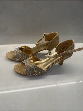 Lizzo Women's Gold Evening Sandals with Sparkling Rhinestone Accent, size 7.5